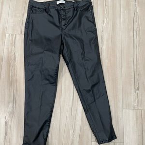 Social Standard -14 -black faux leather ankle skinny pants